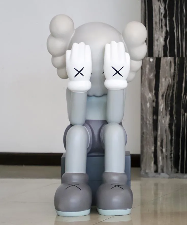 1: 1 Original Good Quality Sitting Size Kaws Replica Statue Action Figure Toys