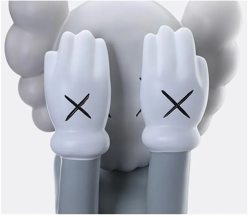 1: 1 Original Good Quality Sitting Size Kaws Replica Statue Action Figure Toys