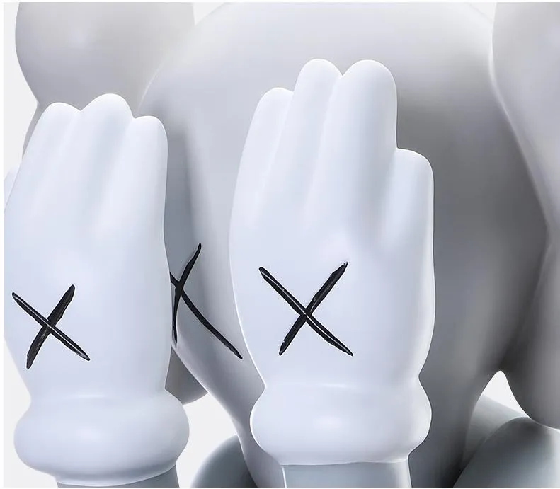 1: 1 Original Good Quality Sitting Size Kaws Replica Statue Action Figure Toys