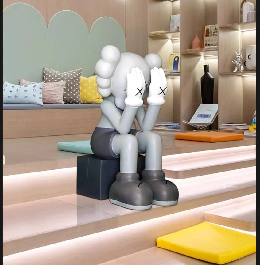1: 1 Original Good Quality Sitting Size Kaws Replica Statue Action Figure Toys