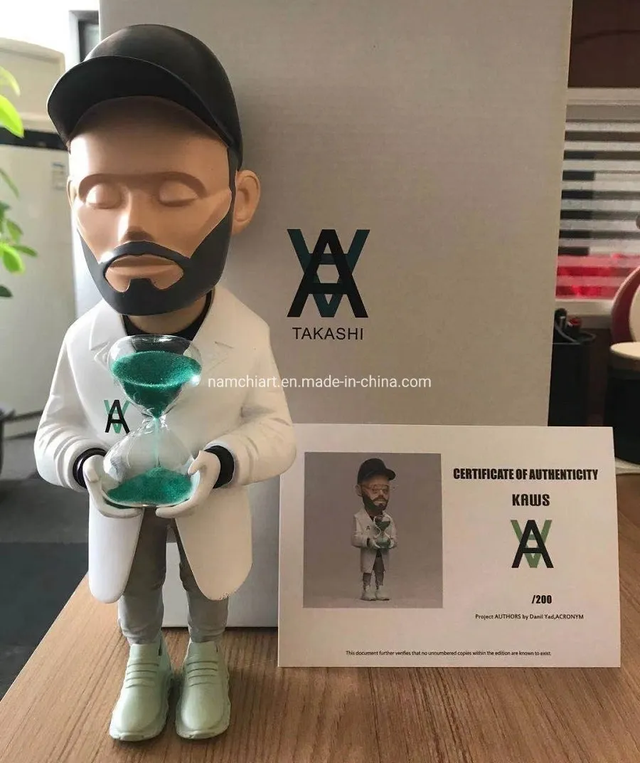2021 New Arrical 30 Cm Anime Danile Kaws Statue