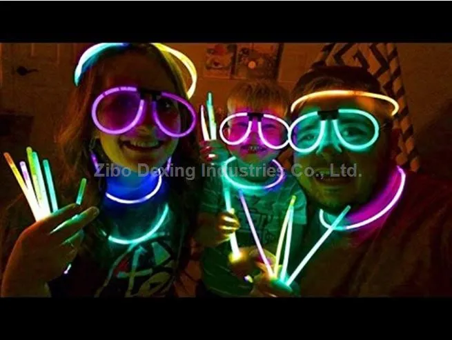 300PCS Glow Sticks Connectors Party Favors Bulk Glow in the dark