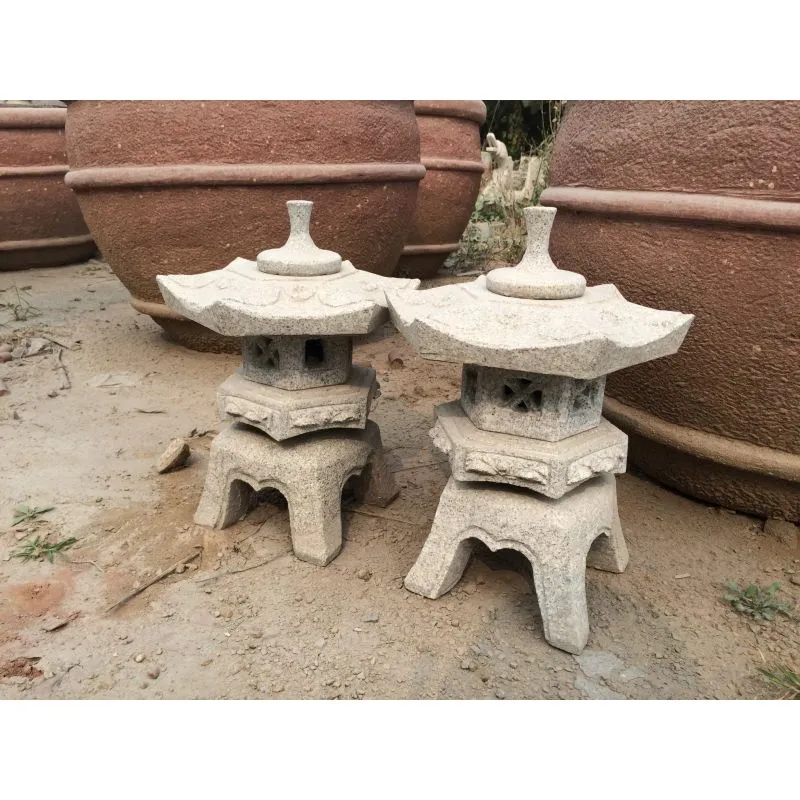 Boutique Japanese Lanterns High-Quality Garden Stone Lantern Rokkaku Yukimi for Sale