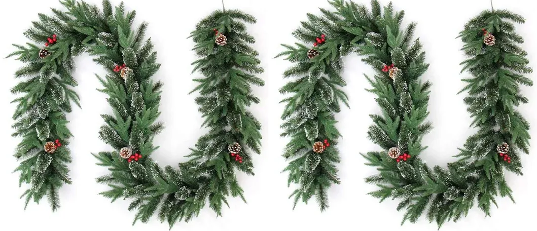 Decorative Wreath Christmas Ornaments 60cm Christmas Wreath with Hawthorn Pinecone Lights