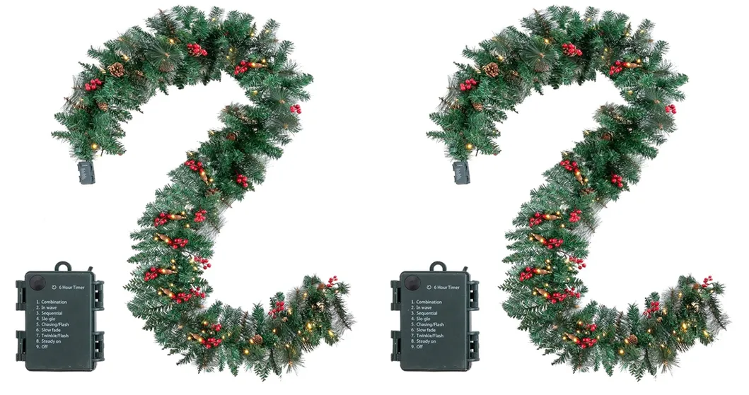 Decorative Wreath Christmas Ornaments 60cm Christmas Wreath with Hawthorn Pinecone Lights