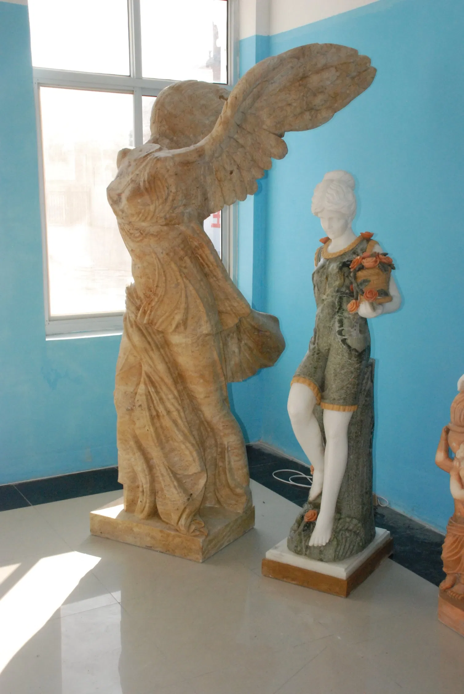 Lifelike Winged Model Figure Hand Made Marble Statue Stone Sculpture (SYMS- 089 )